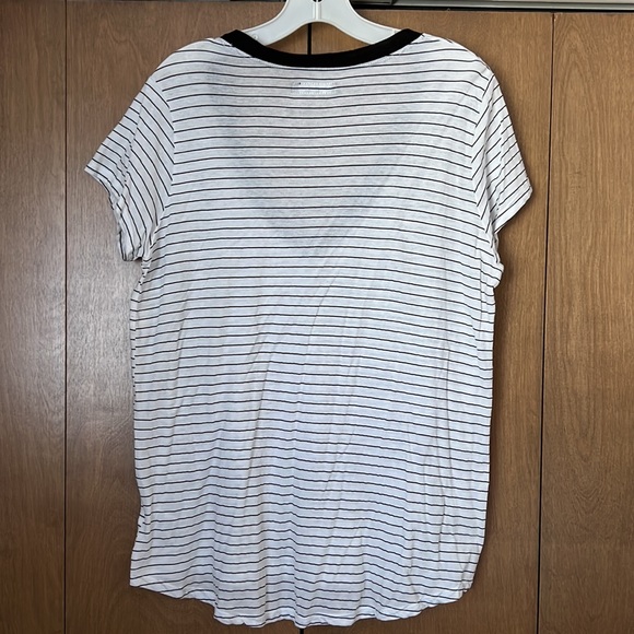 Michael Lauren Striped V-neck T-shirt - Picture 4 of 4